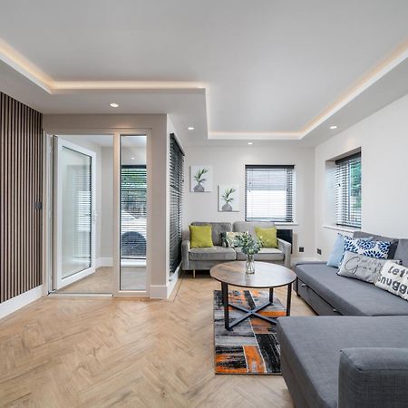 Skyvillion - Cozy Large 4 & 1 Bed Apartments In London Enfield, Mins To Tube Station, Free Wi-Fi Экстерьер фото