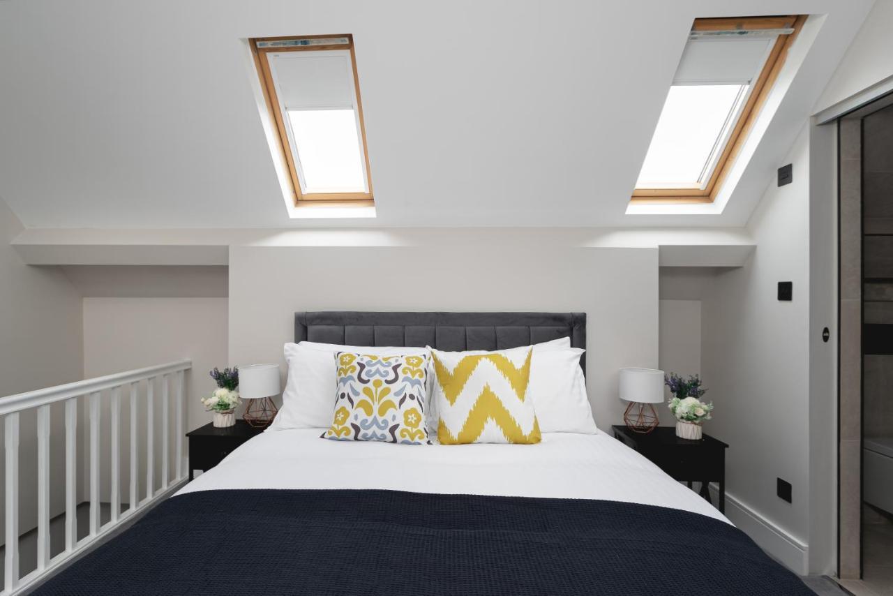 Skyvillion - Cozy Large 4 & 1 Bed Apartments In London Enfield, Mins To Tube Station, Free Wi-Fi Экстерьер фото