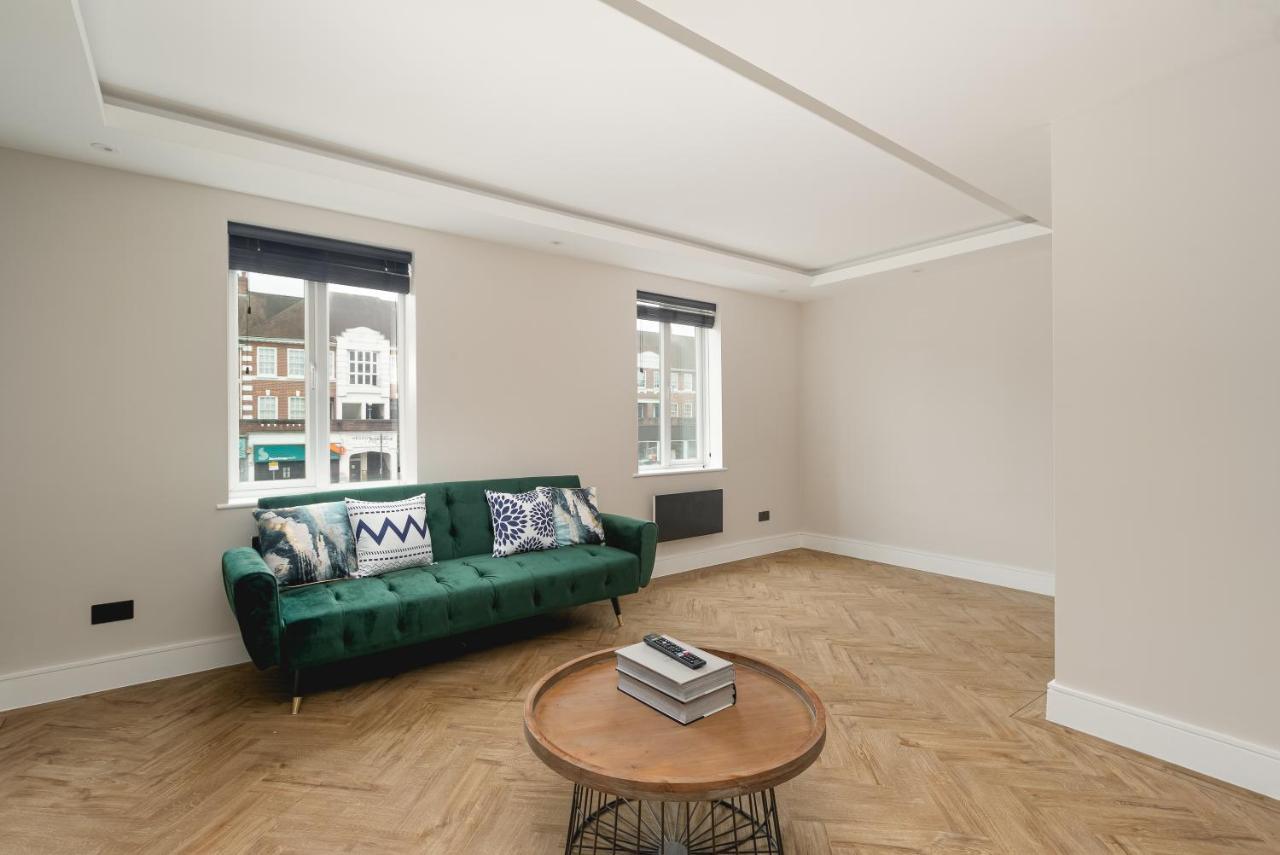 Skyvillion - Cozy Large 4 & 1 Bed Apartments In London Enfield, Mins To Tube Station, Free Wi-Fi Экстерьер фото