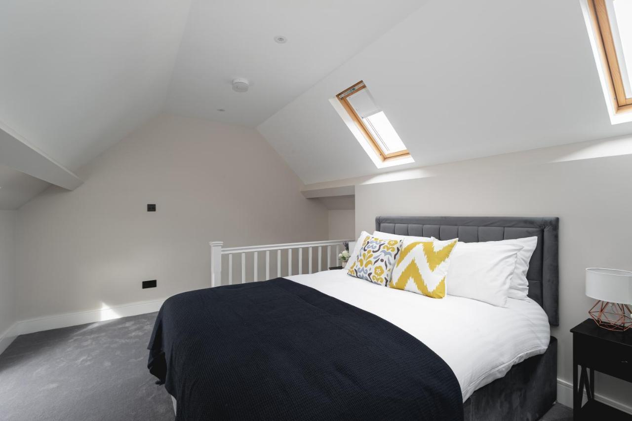 Skyvillion - Cozy Large 4 & 1 Bed Apartments In London Enfield, Mins To Tube Station, Free Wi-Fi Экстерьер фото