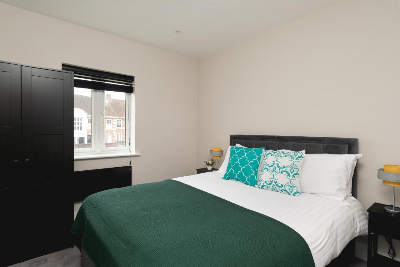Skyvillion - Cozy Large 4 & 1 Bed Apartments In London Enfield, Mins To Tube Station, Free Wi-Fi Экстерьер фото