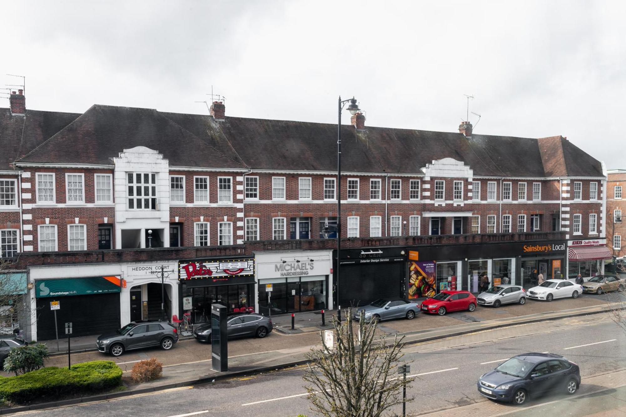 Skyvillion - Cozy Large 4 & 1 Bed Apartments In London Enfield, Mins To Tube Station, Free Wi-Fi Экстерьер фото
