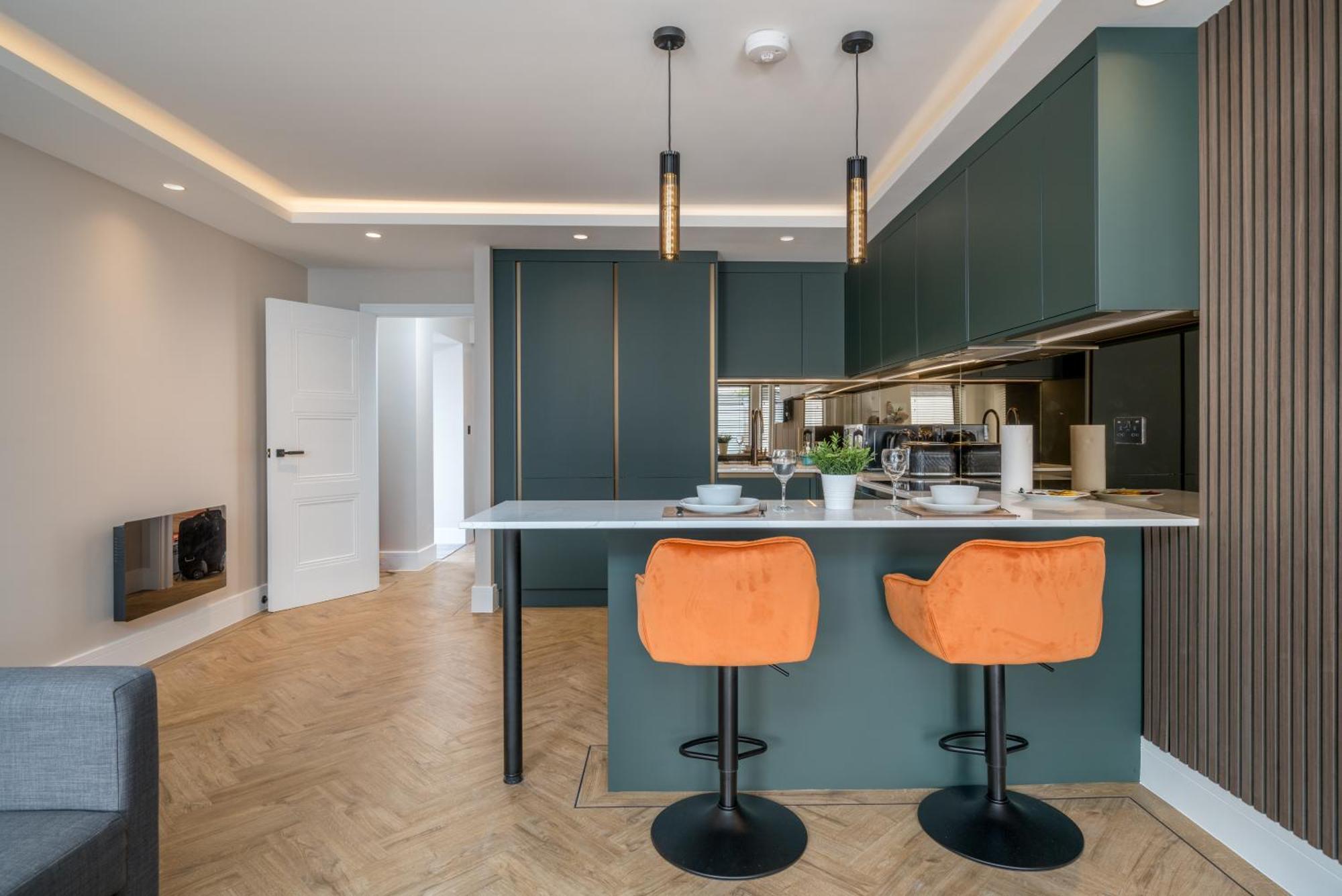 Skyvillion - Cozy Large 4 & 1 Bed Apartments In London Enfield, Mins To Tube Station, Free Wi-Fi Экстерьер фото