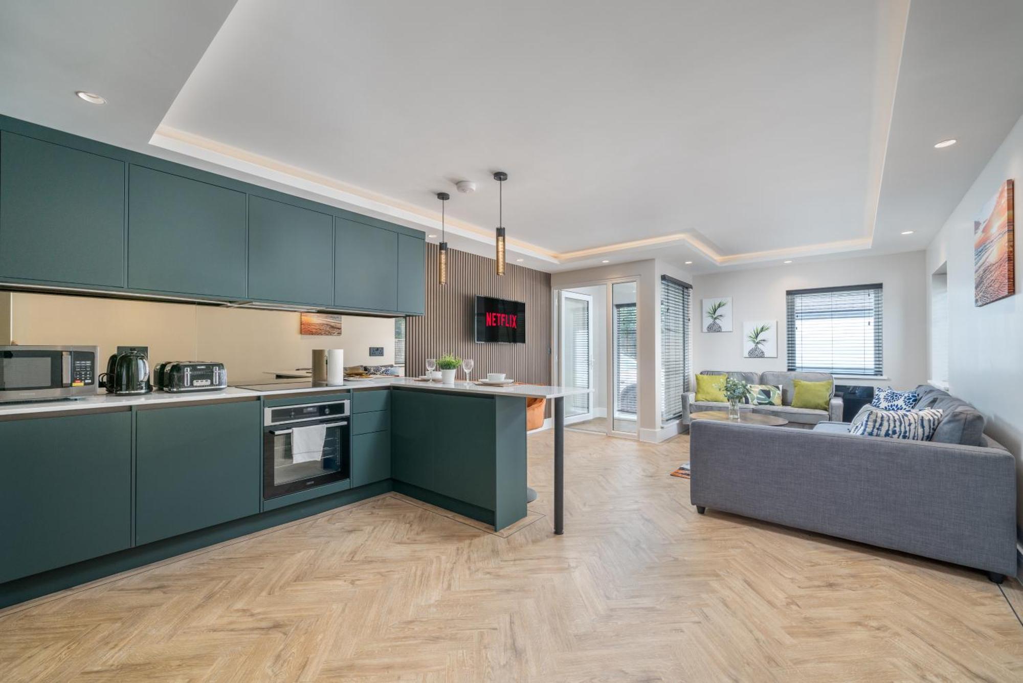 Skyvillion - Cozy Large 4 & 1 Bed Apartments In London Enfield, Mins To Tube Station, Free Wi-Fi Экстерьер фото